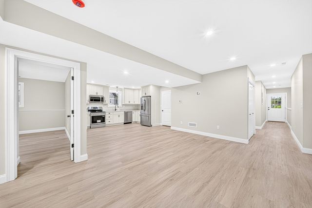 6 Mchugh Ave, Billerica, MA 01821