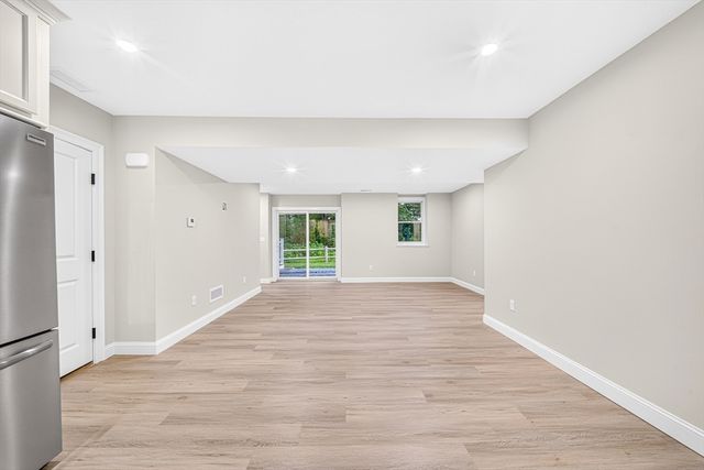 6 Mchugh Ave, Billerica, MA 01821