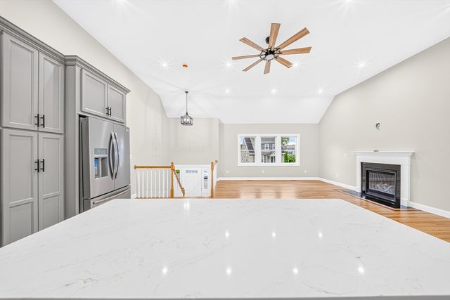 6 Mchugh Ave, Billerica, MA 01821