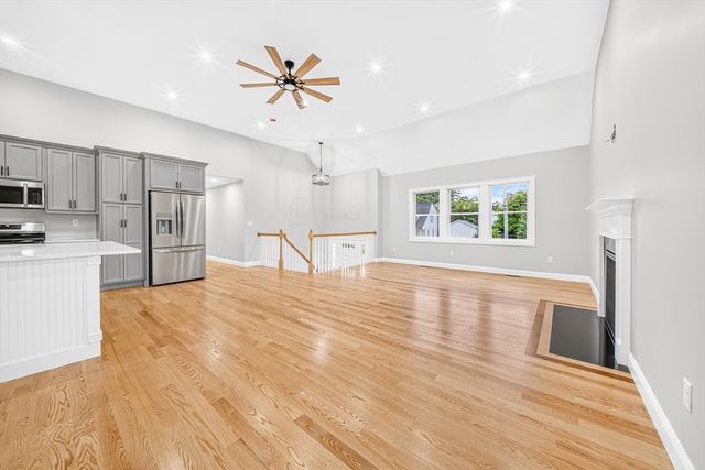 6 Mchugh Ave, Billerica, MA 01821