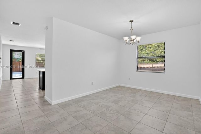 2371 SE 1st Ct, Homestead, FL 33033
