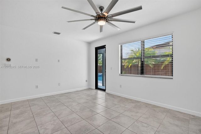 2371 SE 1st Ct, Homestead, FL 33033
