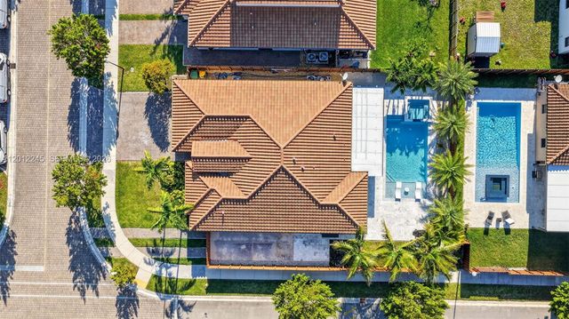 2371 SE 1st Ct, Homestead, FL 33033