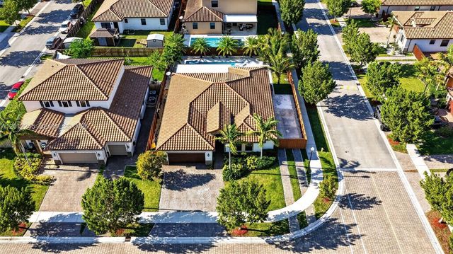 2371 SE 1st Ct, Homestead, FL 33033