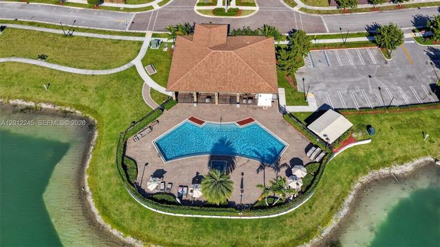 2371 SE 1st Ct, Homestead, FL 33033