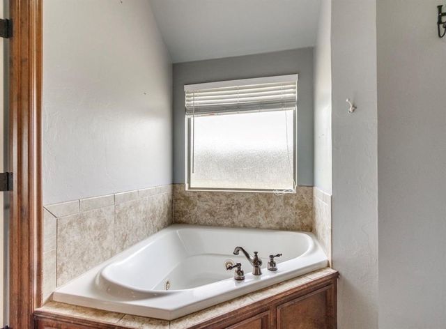 3404 Paul Drive, Moore, OK 73160