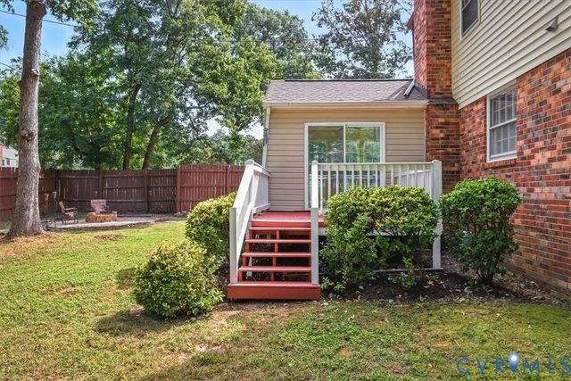 910 Lakewater Dr, Henrico, VA 23229