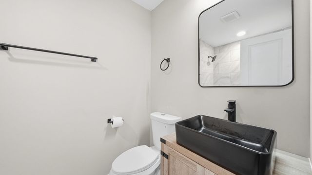 706 Halstead Avenue, Romeoville, IL 60446