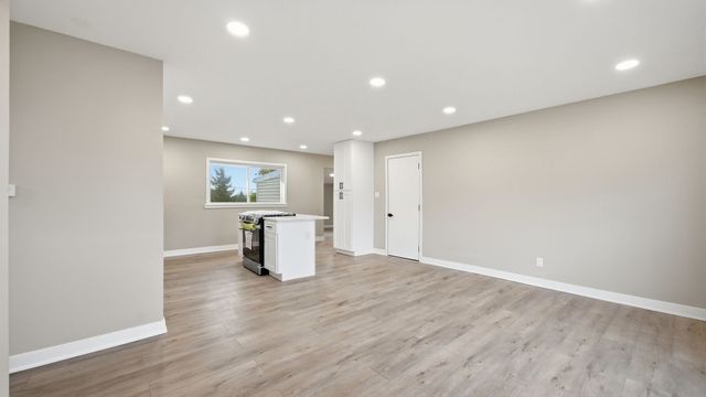 706 Halstead Avenue, Romeoville, IL 60446