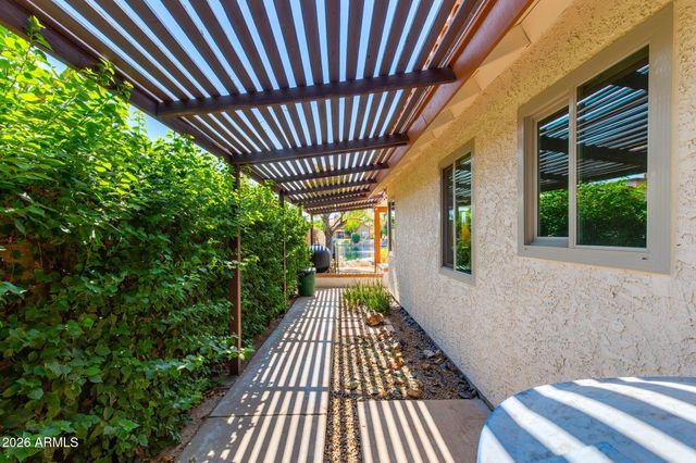 141 S LAKEVIEW Boulevard, Chandler, AZ 85225