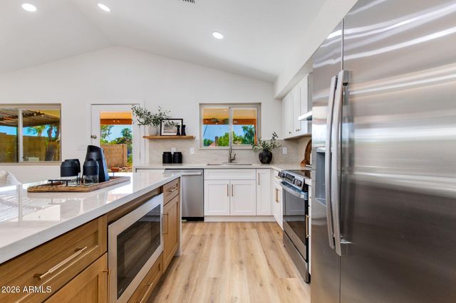 141 S LAKEVIEW Boulevard, Chandler, AZ 85225