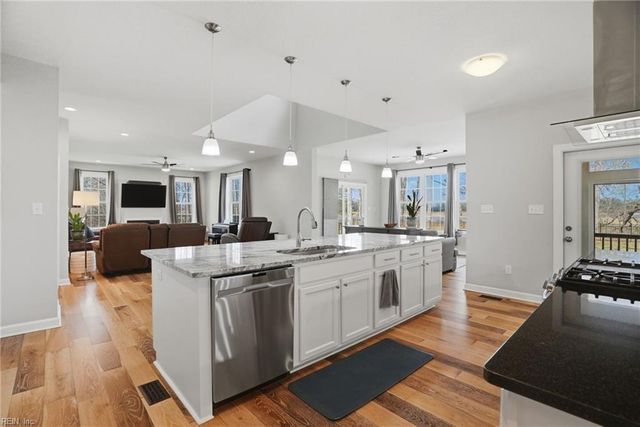 130 Farrand DR, Suffolk, VA 23434