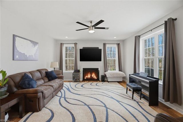 130 Farrand DR, Suffolk, VA 23434