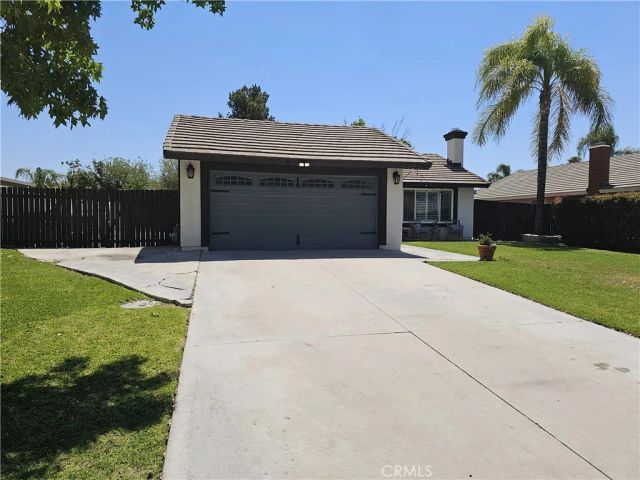 685 S Smoketree Avenue, Rialto, CA 92376