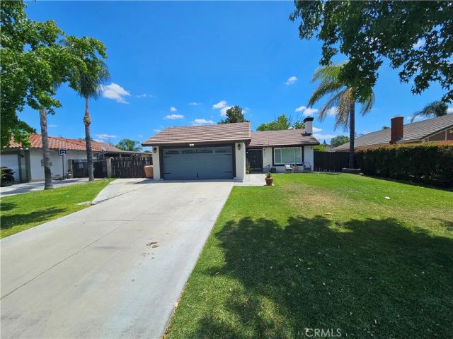 685 S Smoketree Avenue, Rialto, CA 92376