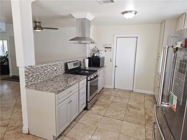 685 S Smoketree Avenue, Rialto, CA 92376