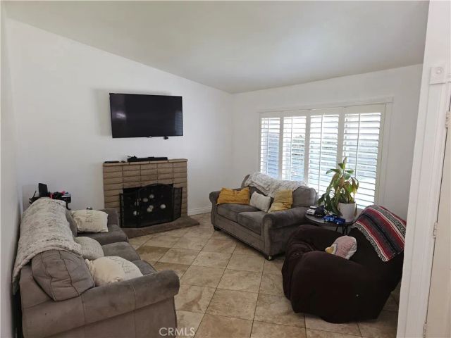 685 S Smoketree Avenue, Rialto, CA 92376