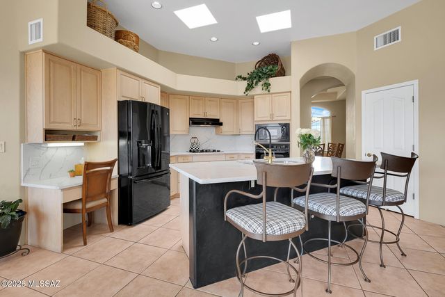 12590 N Piping Rock Road, Oro Valley, AZ 85755