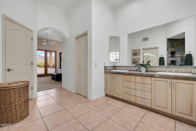 12590 N Piping Rock Road, Oro Valley, AZ 85755