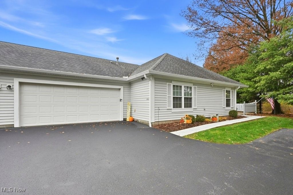 30 Newton Square Drive 3, Canfield, OH 44406