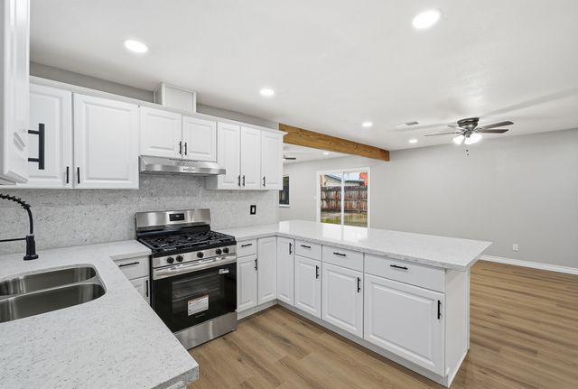 710 Mccomb Avenue, Porterville, CA 93257