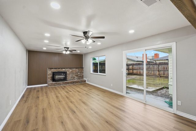 710 Mccomb Avenue, Porterville, CA 93257