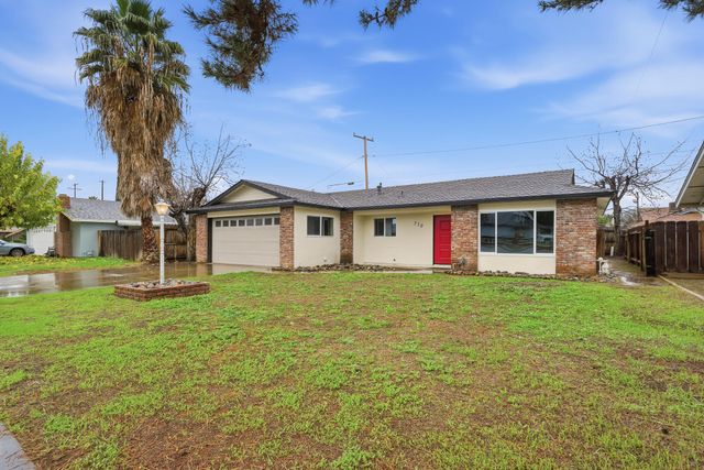 710 Mccomb Avenue, Porterville, CA 93257