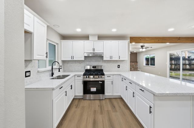 710 Mccomb Avenue, Porterville, CA 93257