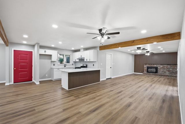 710 Mccomb Avenue, Porterville, CA 93257