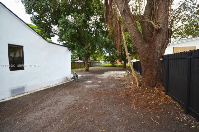 4417 NW 23rd Ct, Miami, FL 33142