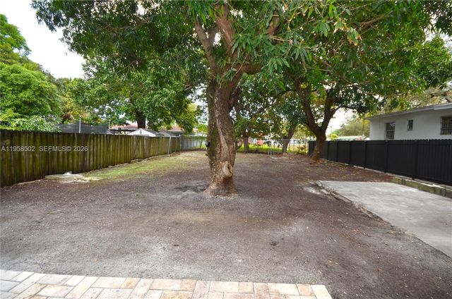 4417 NW 23rd Ct, Miami, FL 33142