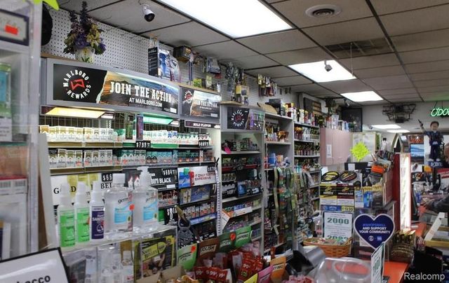 3355 Dix Highway, Lincoln Park, MI 48146