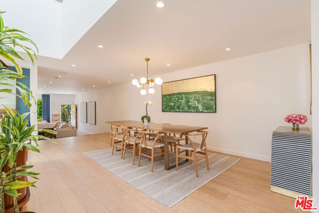 16 Voyage Street, Marina Del Rey, CA 90292