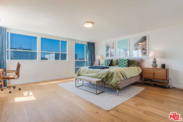 16 Voyage Street, Marina Del Rey, CA 90292