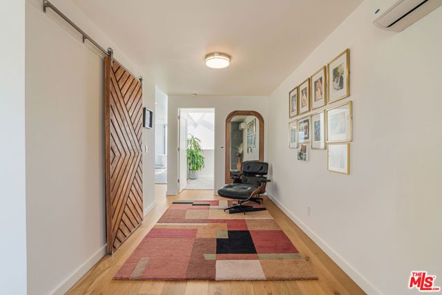 16 Voyage Street, Marina Del Rey, CA 90292