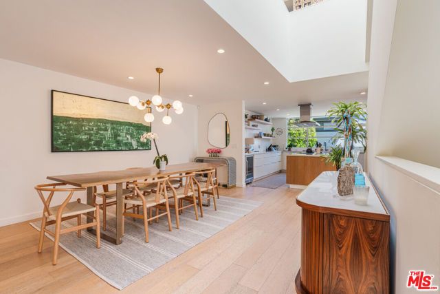 16 Voyage Street, Marina Del Rey, CA 90292