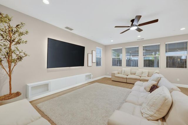 12654 Barksdale Way, Rancho Cordova, CA 95742