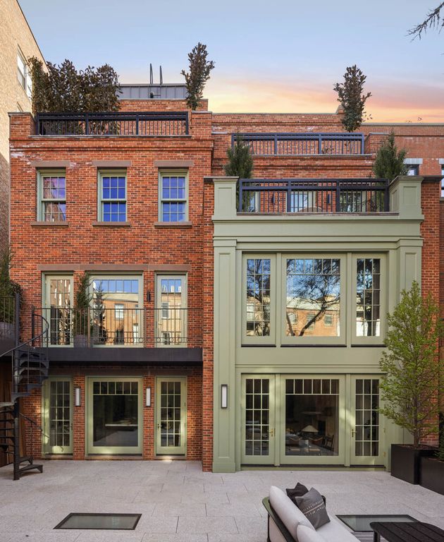 105-107 BANK Street, New York City, NY 10014