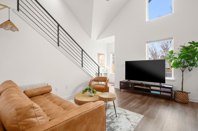 1211 Taulbee LN 2, Austin, TX 78757