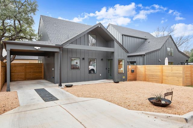 1211 Taulbee LN 2, Austin, TX 78757