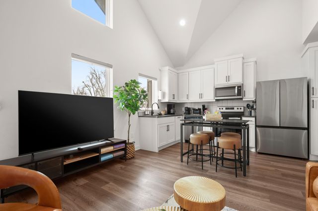 1211 Taulbee LN 2, Austin, TX 78757