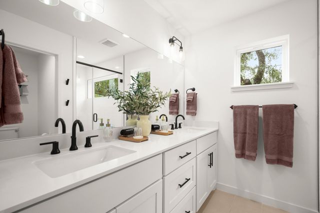 1211 Taulbee LN 2, Austin, TX 78757