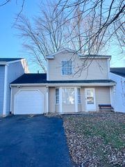 617 Yale Lane 617, Island Lake, IL 60042