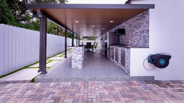 696 Arlington Drive, West Palm Beach, FL 33415