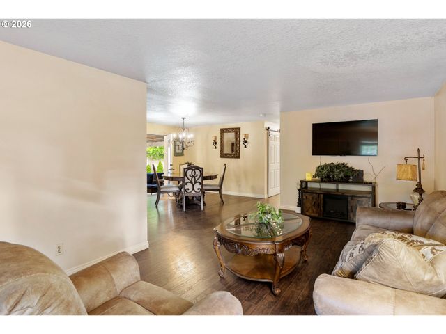 667 Se 5TH Ave, Canby, OR 97013