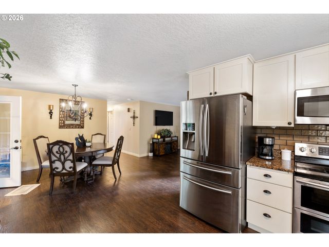 667 Se 5TH Ave, Canby, OR 97013