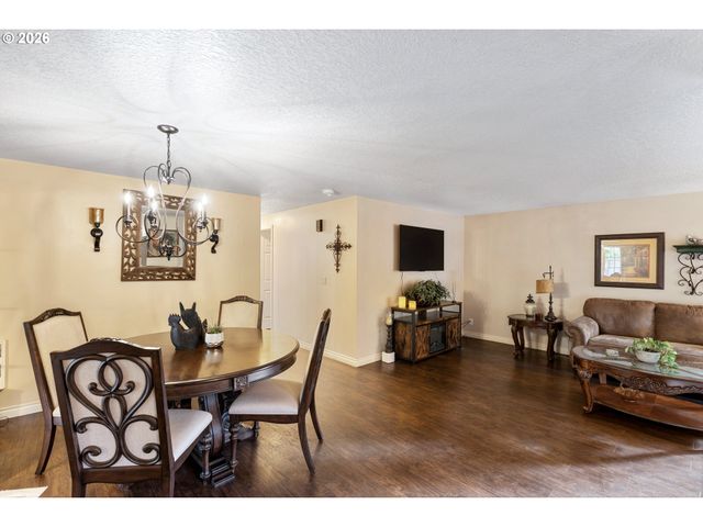 667 Se 5TH Ave, Canby, OR 97013