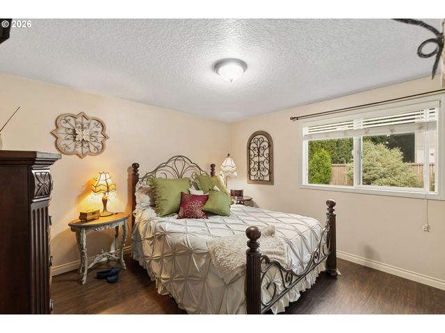 667 Se 5TH Ave, Canby, OR 97013