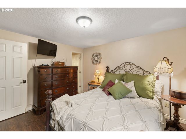 667 Se 5TH Ave, Canby, OR 97013