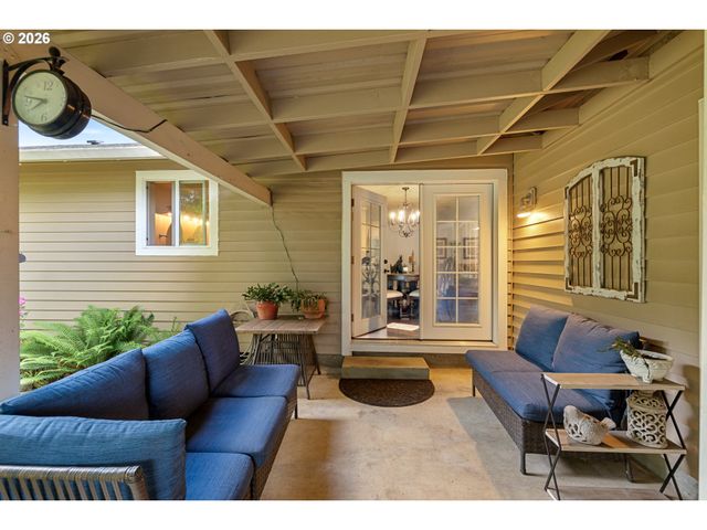 667 Se 5TH Ave, Canby, OR 97013